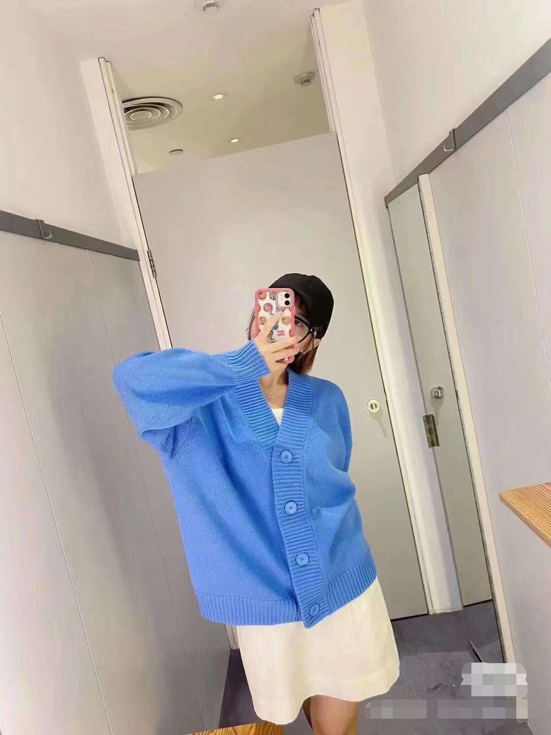50代ファッション 大人のゆったりニットカーディガン