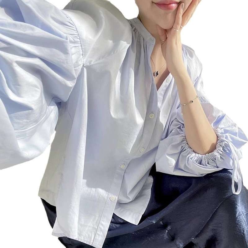 50代ファッション ふんわりバルーンスリーブシャツ