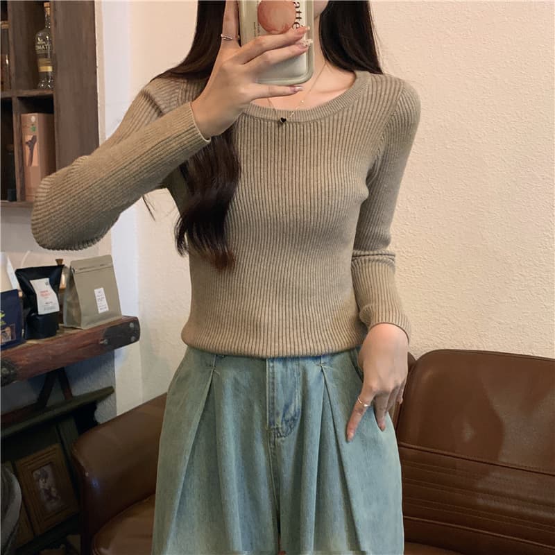 50代ファッション 上品リブ編みベーシックニット