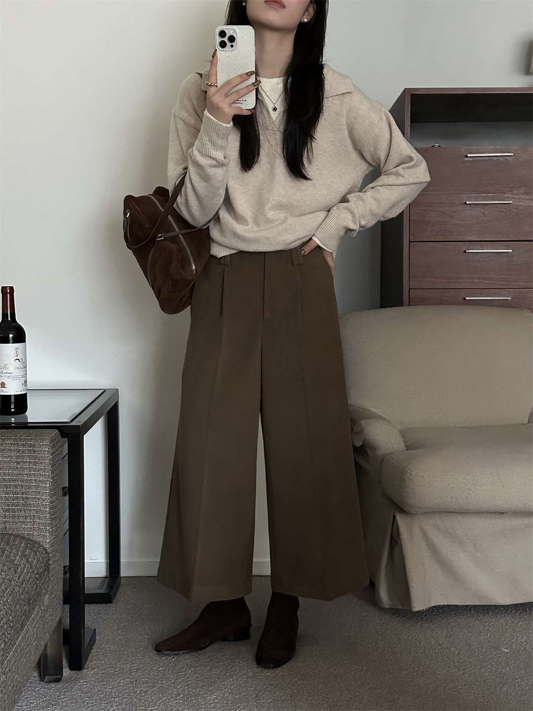 50代ファッション ゆったりワイドストレートパンツ
