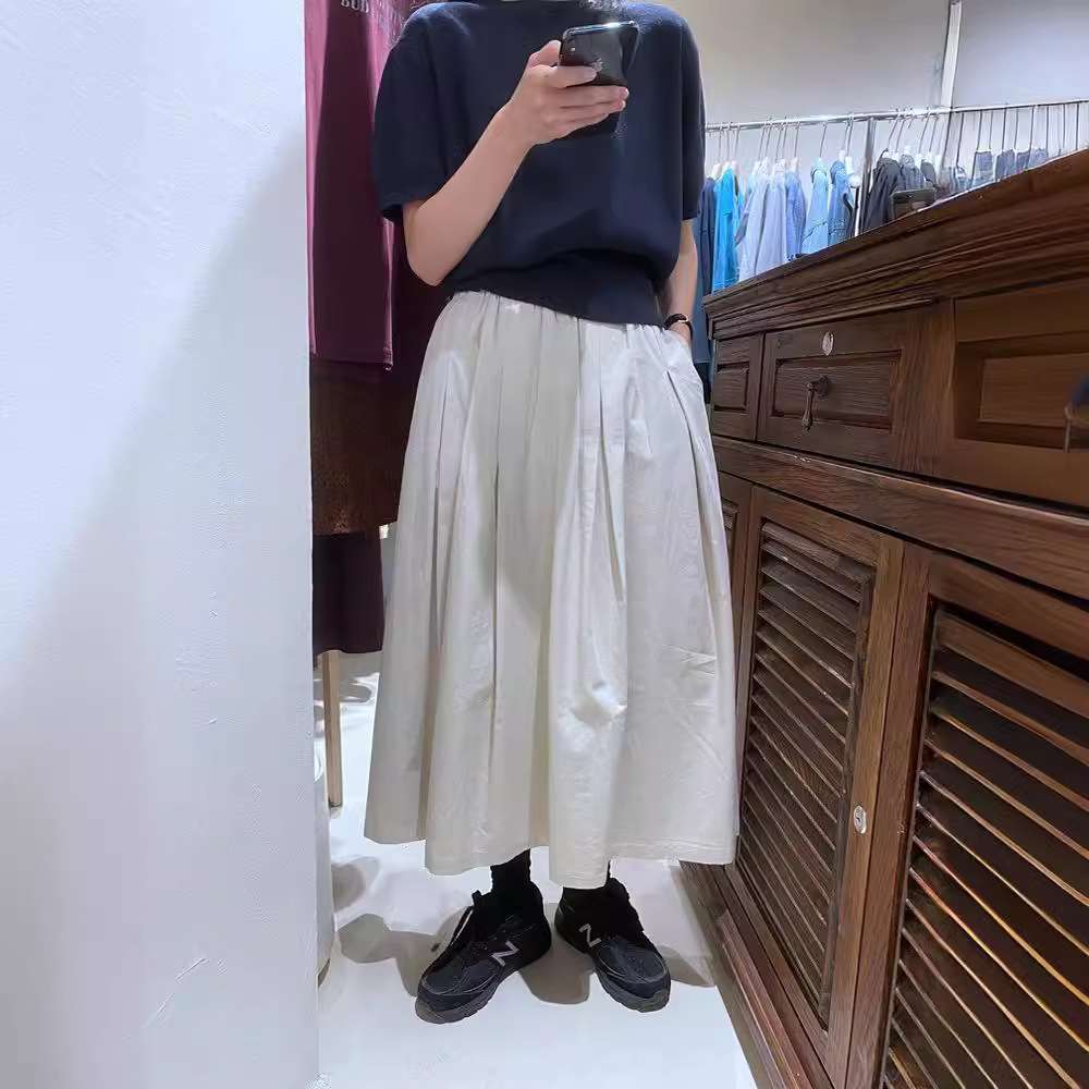 50代ファッション 大人のゆったりロングスカート