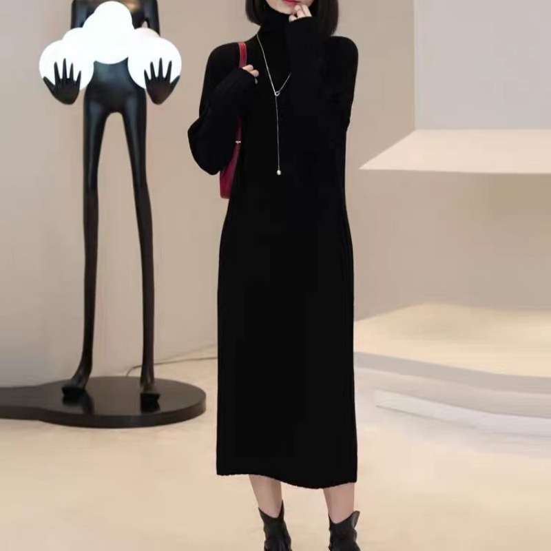 50代ファッション リブ編みタートルネックワンピース