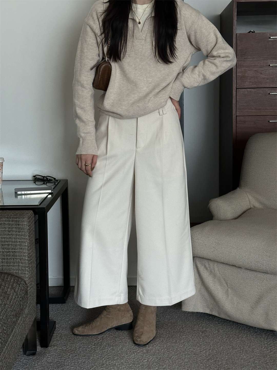 50代ファッション ゆったりワイドストレートパンツ