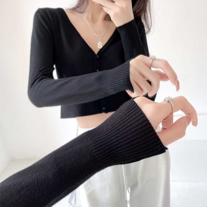 50代ファッション 上品シルエット 美ライン クロップドカーディガン