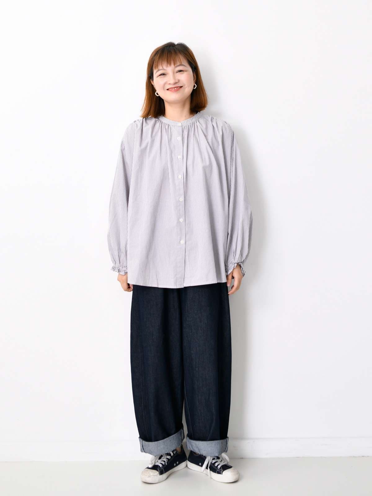 50代ファッション ふんわりギャザーブラウス