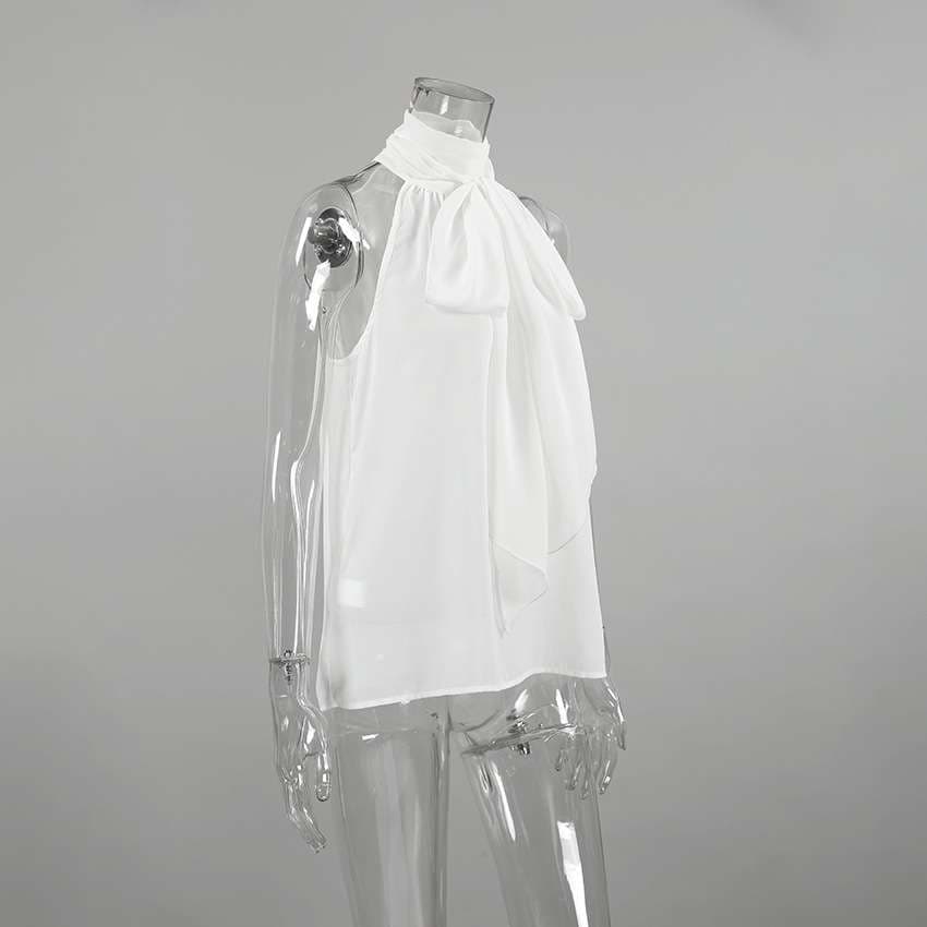 50代ファッション 優雅な蝶結びホルターネックブラウス