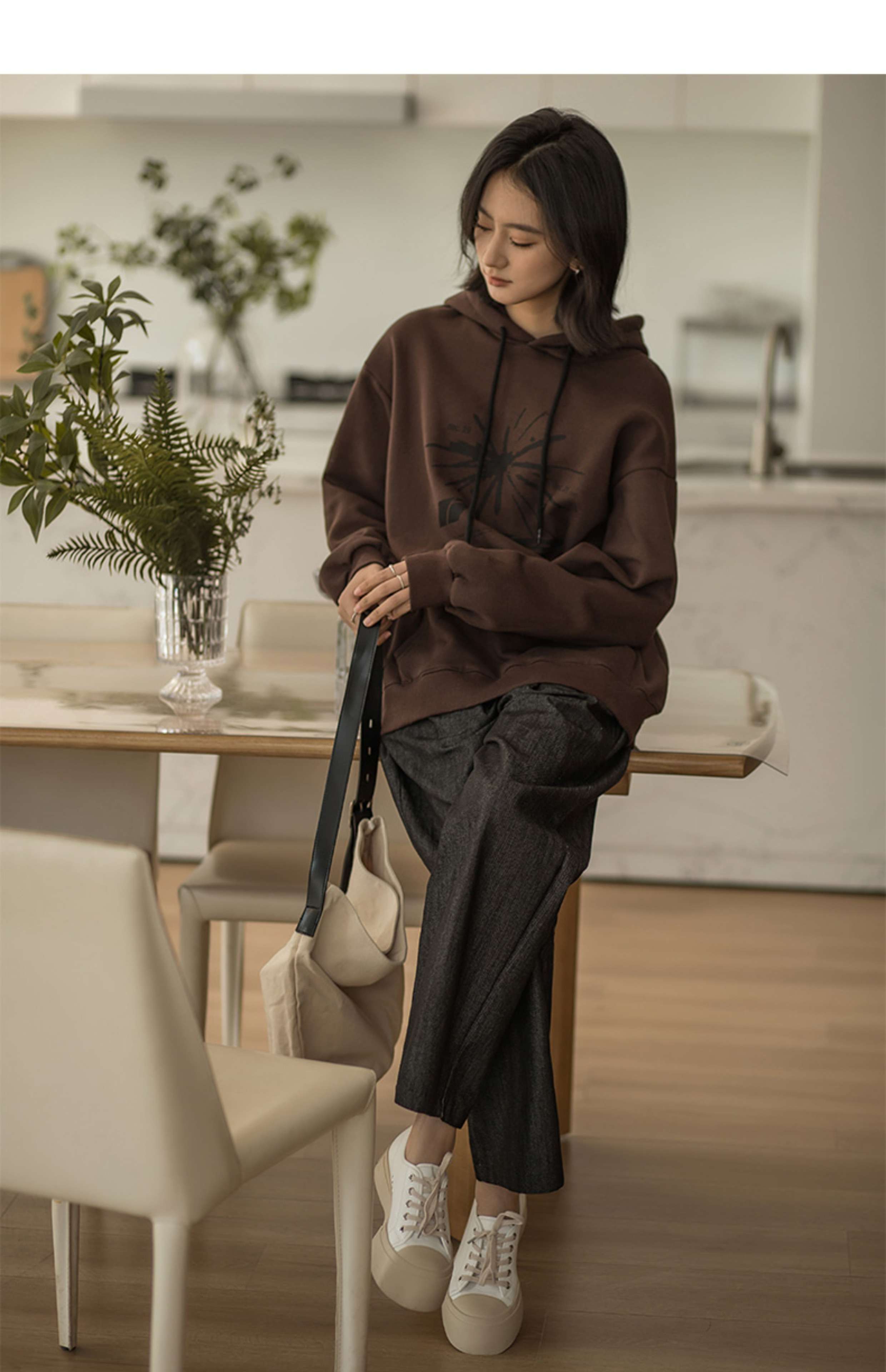 50代ファッション ゆったりストレートスラックス
