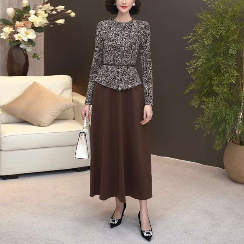 50代ファッション 上品花柄ツーピース風ワンピース