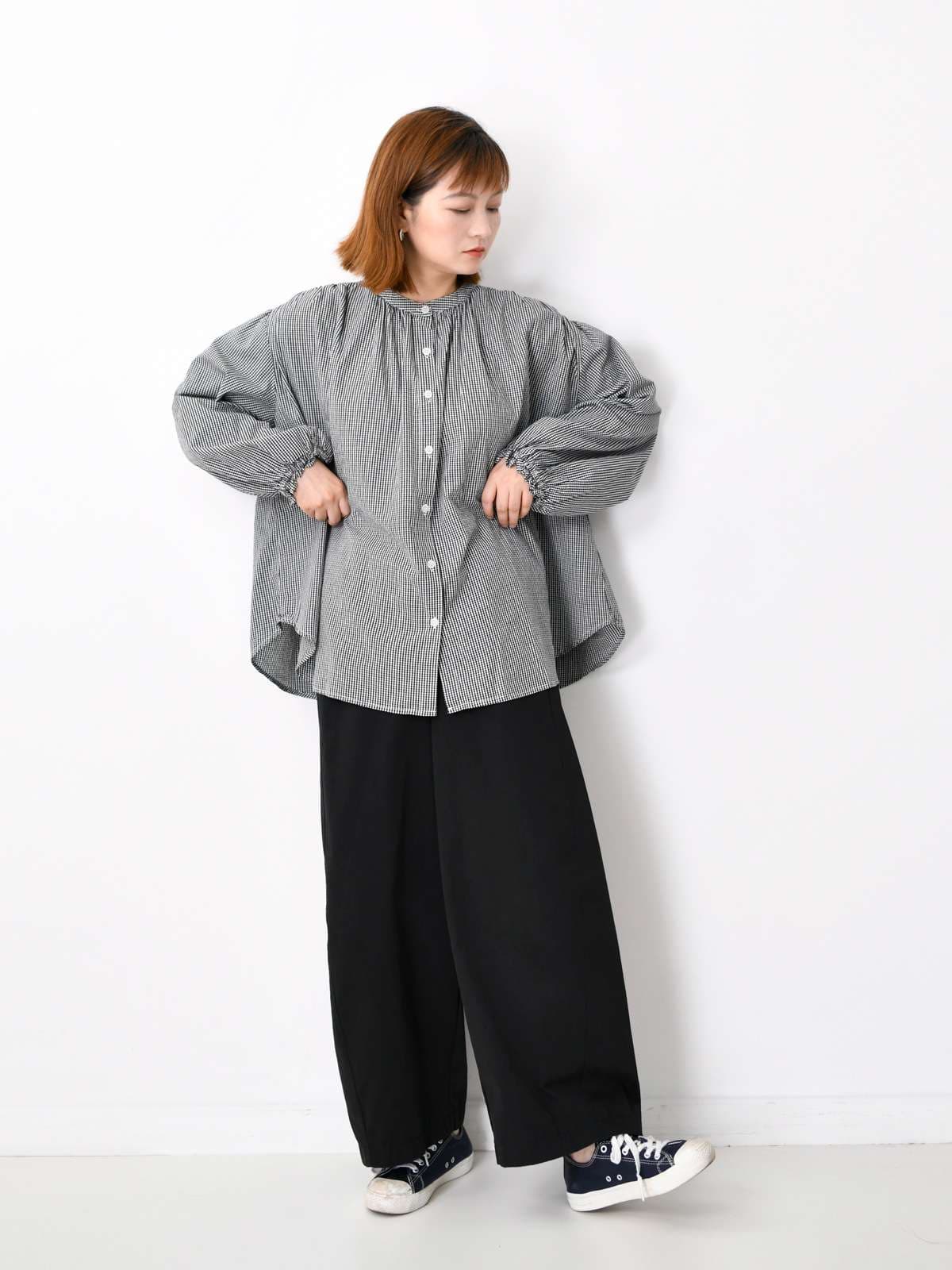 50代ファッション ふんわりギャザーブラウス