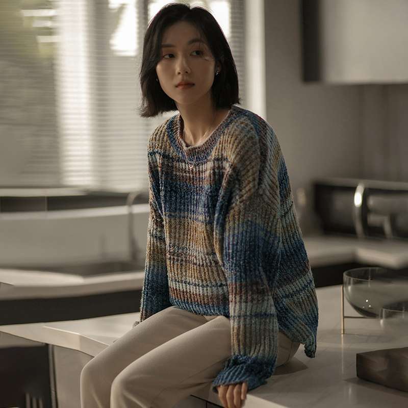50代ファッション 大人の休日 ゆったりニットセーター