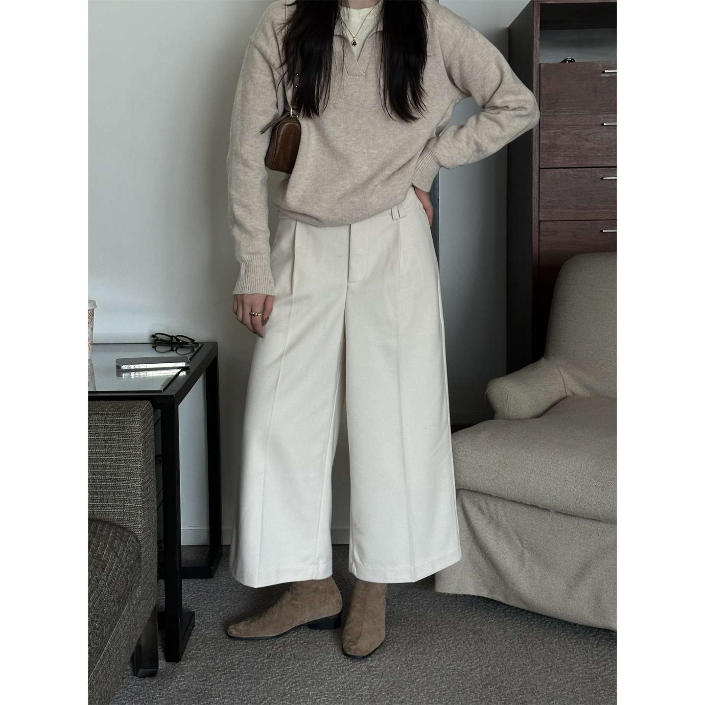 50代ファッション ゆったりワイドストレートパンツ