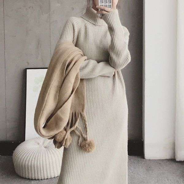 50代ファッション 上品シルエットの長袖ニットワンピース