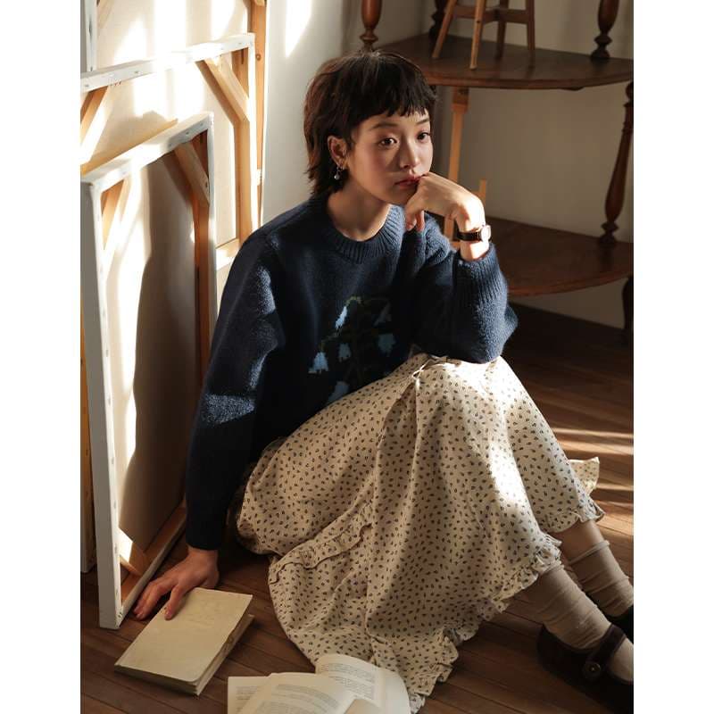 50代ファッション 小花柄ティアードロングスカート