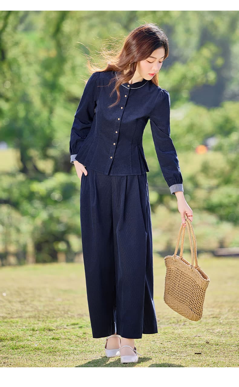 50代ファッション 優雅な流れるワイドパンツ