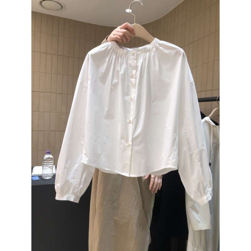 50代ファッション ゆったりギャザーフロントボタンブラウス