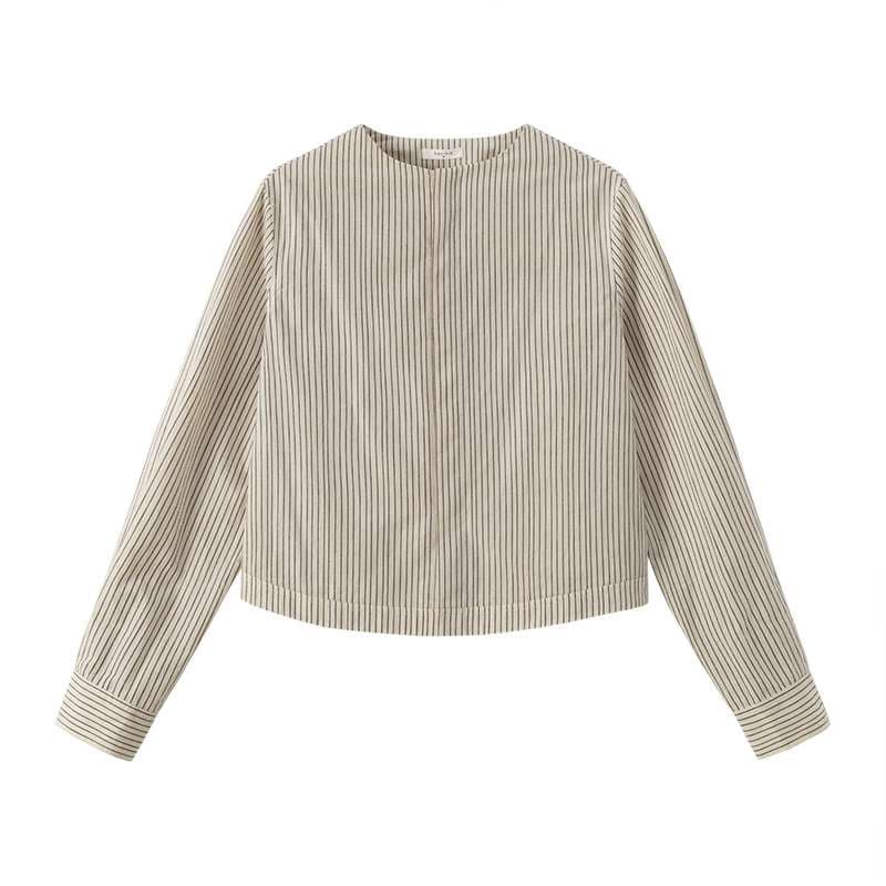50代ファッション 上品ストライプデザイン襟なしブラウス
