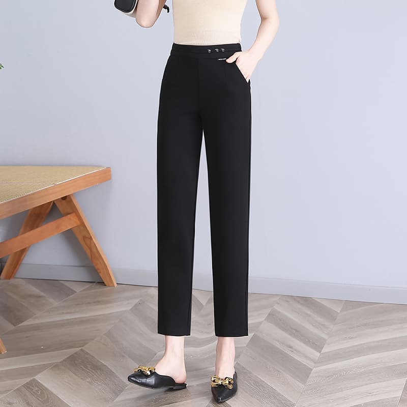 50代ファッション 美シルエット ストレートパンツ