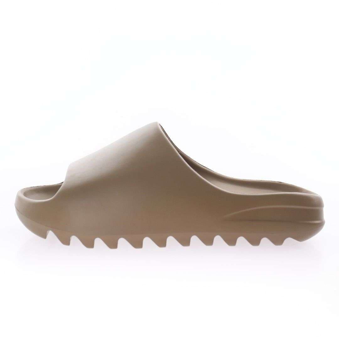 50代ファッション モダンスリッパスニーカー