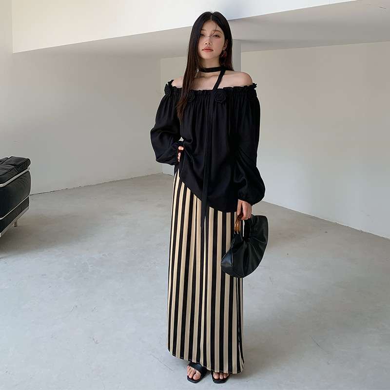 50代ファッション 大人の魅力ストライプロングスカート