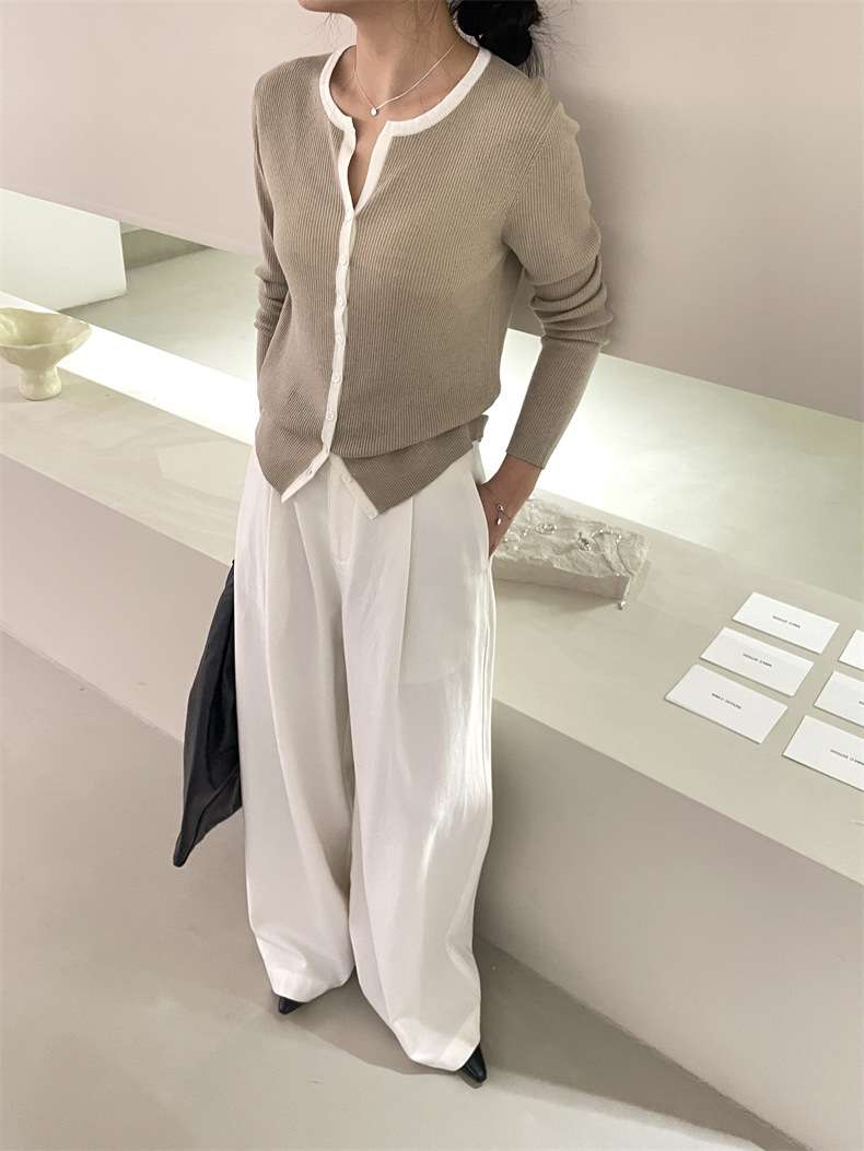 50代ファッション ゆったりワイドパンツ