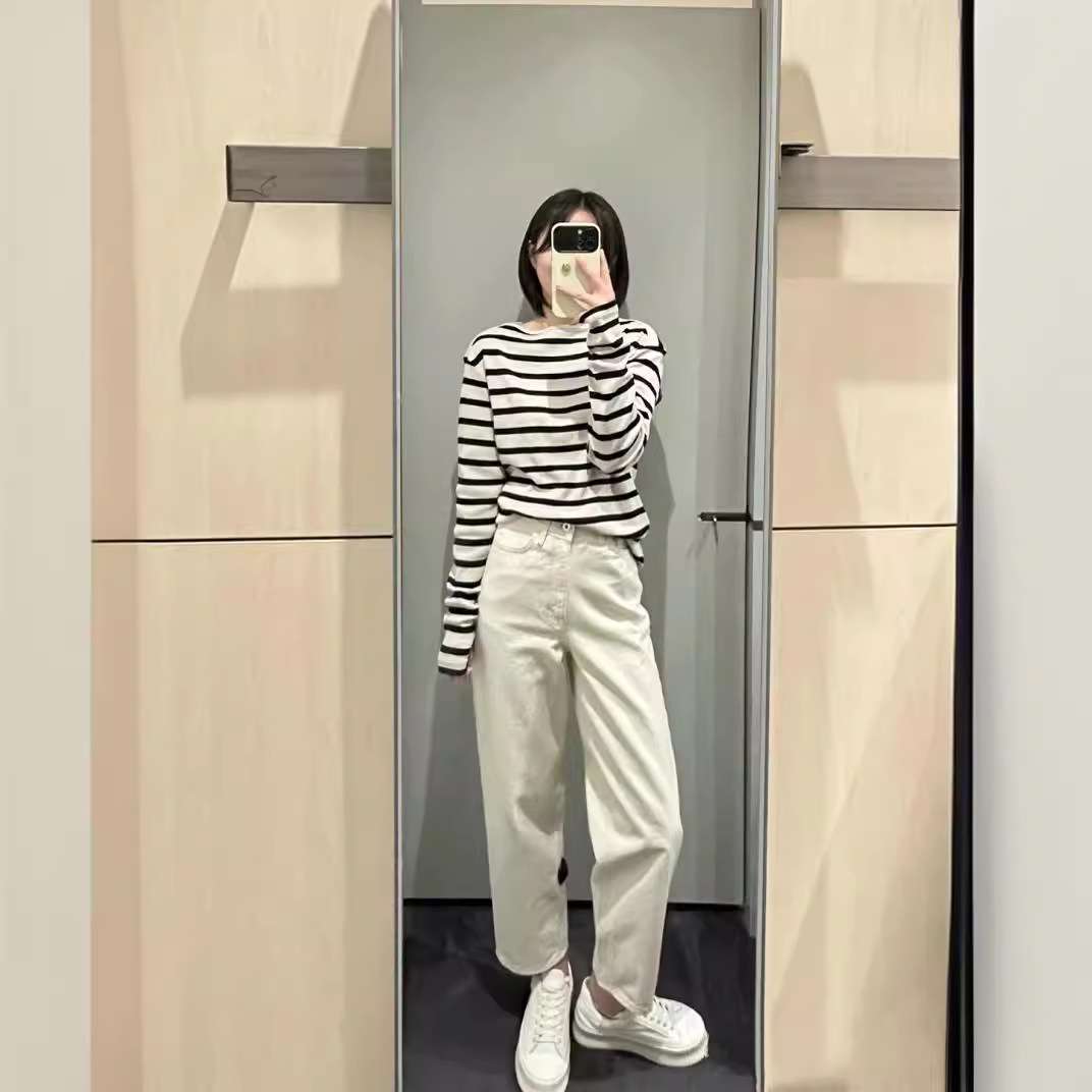 50代ファッション ゆったりシルエットのワイドパンツ