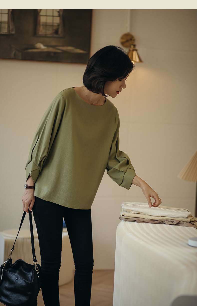 50代ファッション 上品なゆったりニットプルオーバー