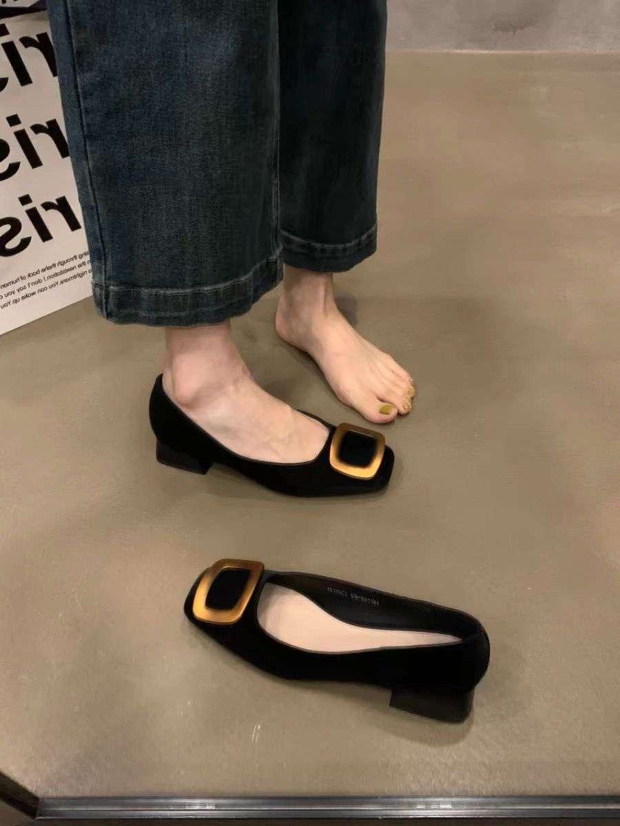 50代ファッション クラシックバックルフラットシューズ
