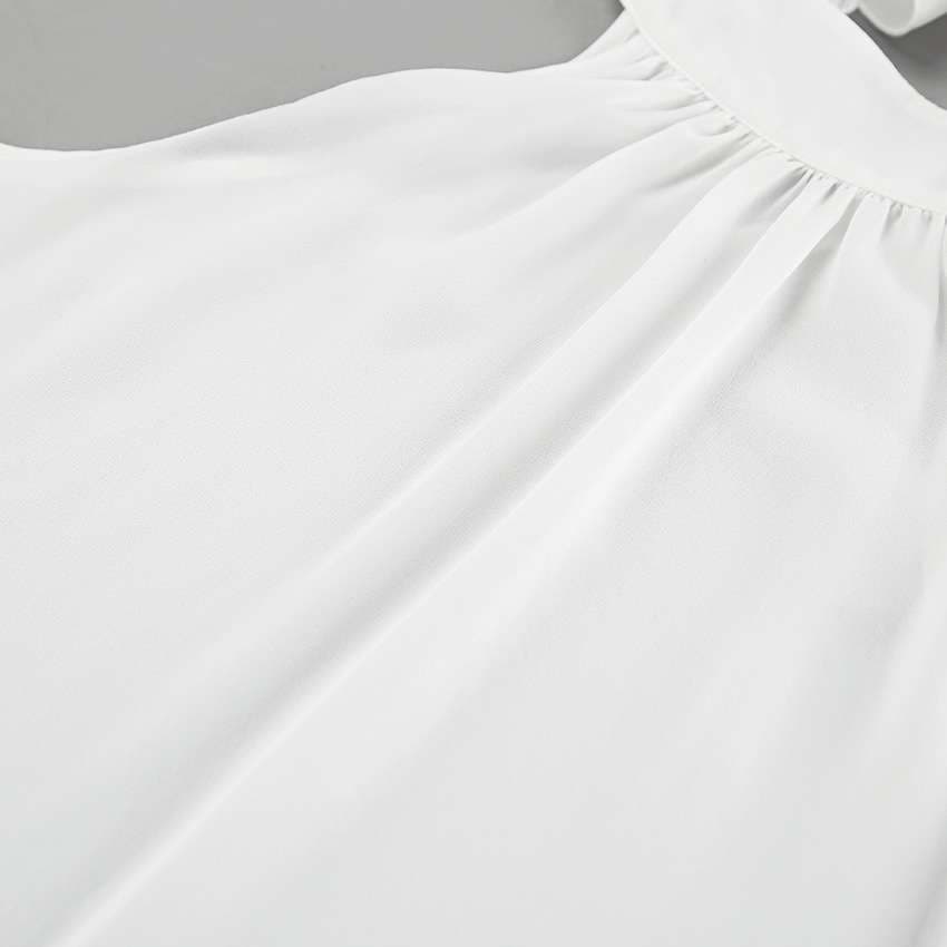 50代ファッション 優雅な蝶結びホルターネックブラウス