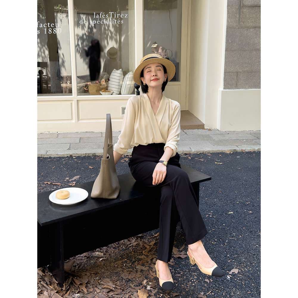 50代ファッション 大人の洗練カシュクールブラウス