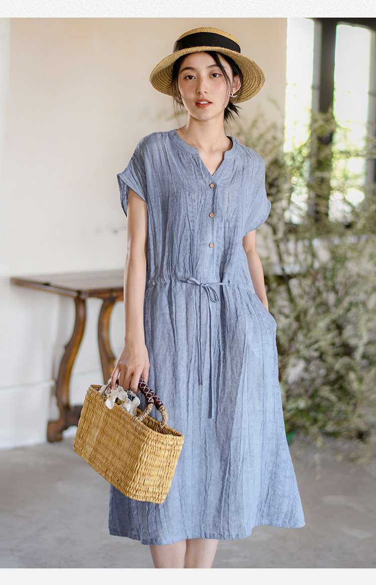 50代ファッション ゆったりリネン風ワンピース