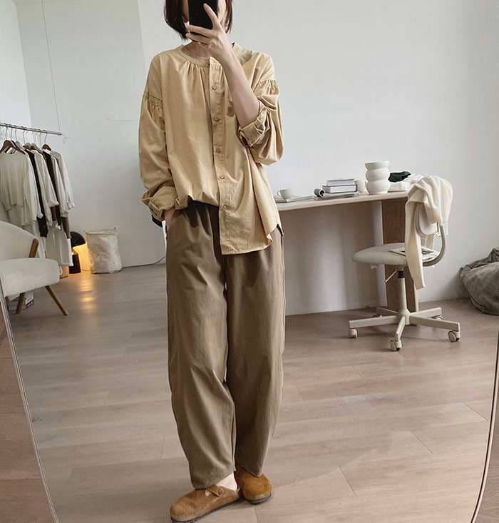 50代ファッション リラックスシルエットギャザーブラウス