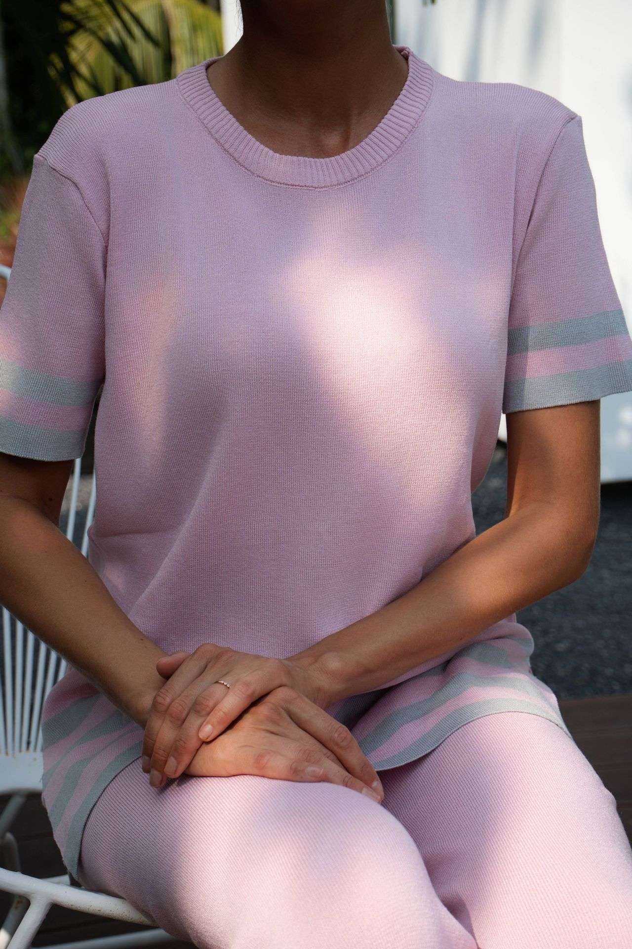 50代ファッション 大人のリラックスニットセットアップ