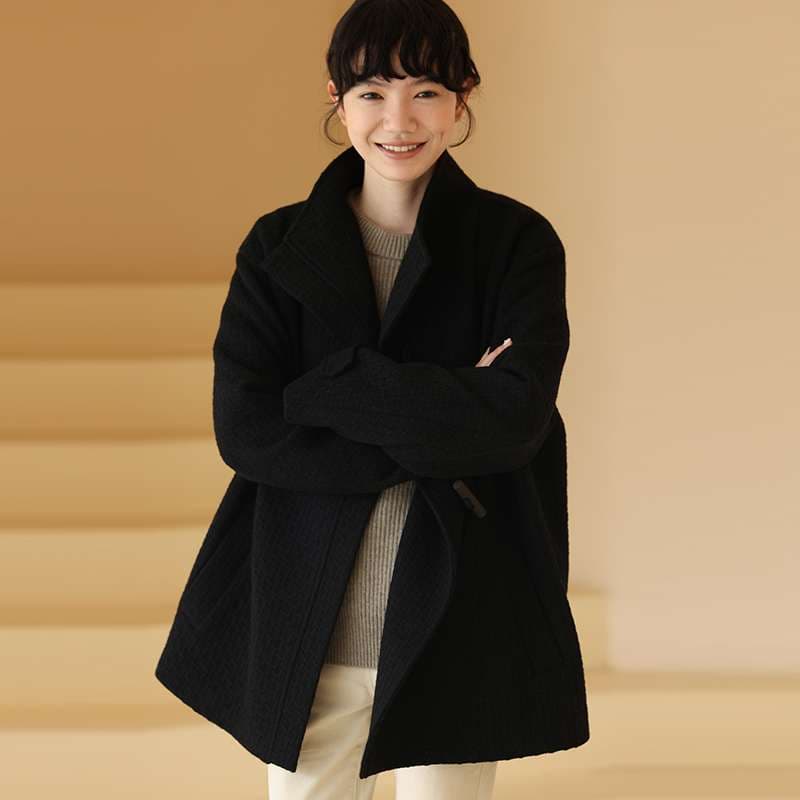 50代ファッション 重厚感あふれるダッフルコート