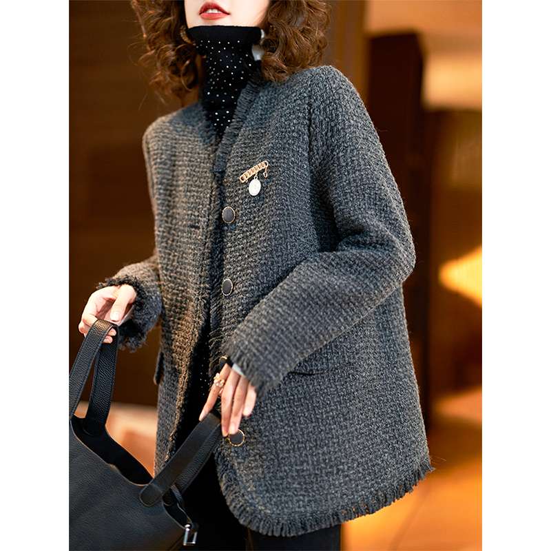 50代ファッション 上品シャネルツイードジャケット