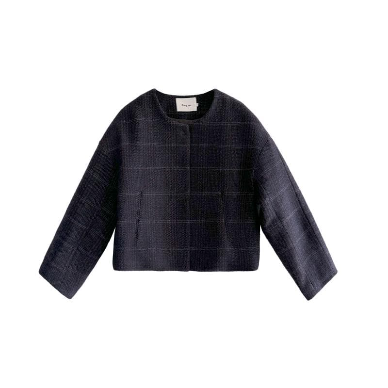 50代ファッション 上質なチェック柄ショートジャケット