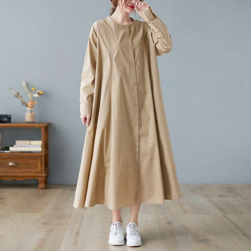 50代ファッション  ゆったりシルエットのロングシャツワンピース