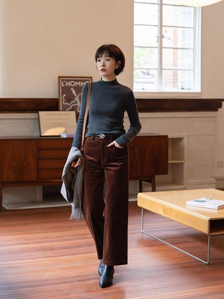 50代ファッション 大人のゆったりコーデュロイパンツ