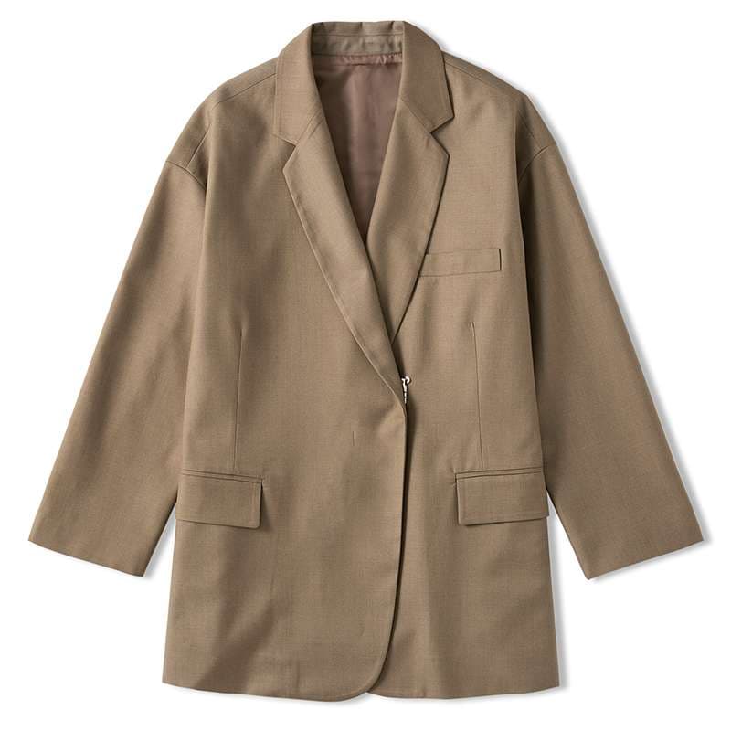 50代ファッション 上品シルエットのオーバーサイズジャケット