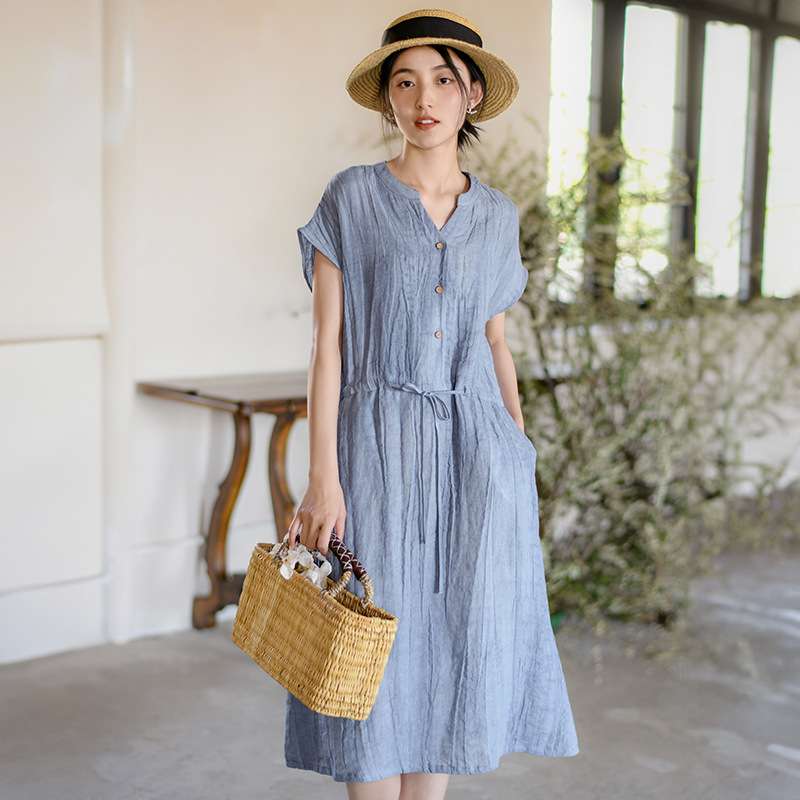 50代ファッション ゆったりリネン風ワンピース