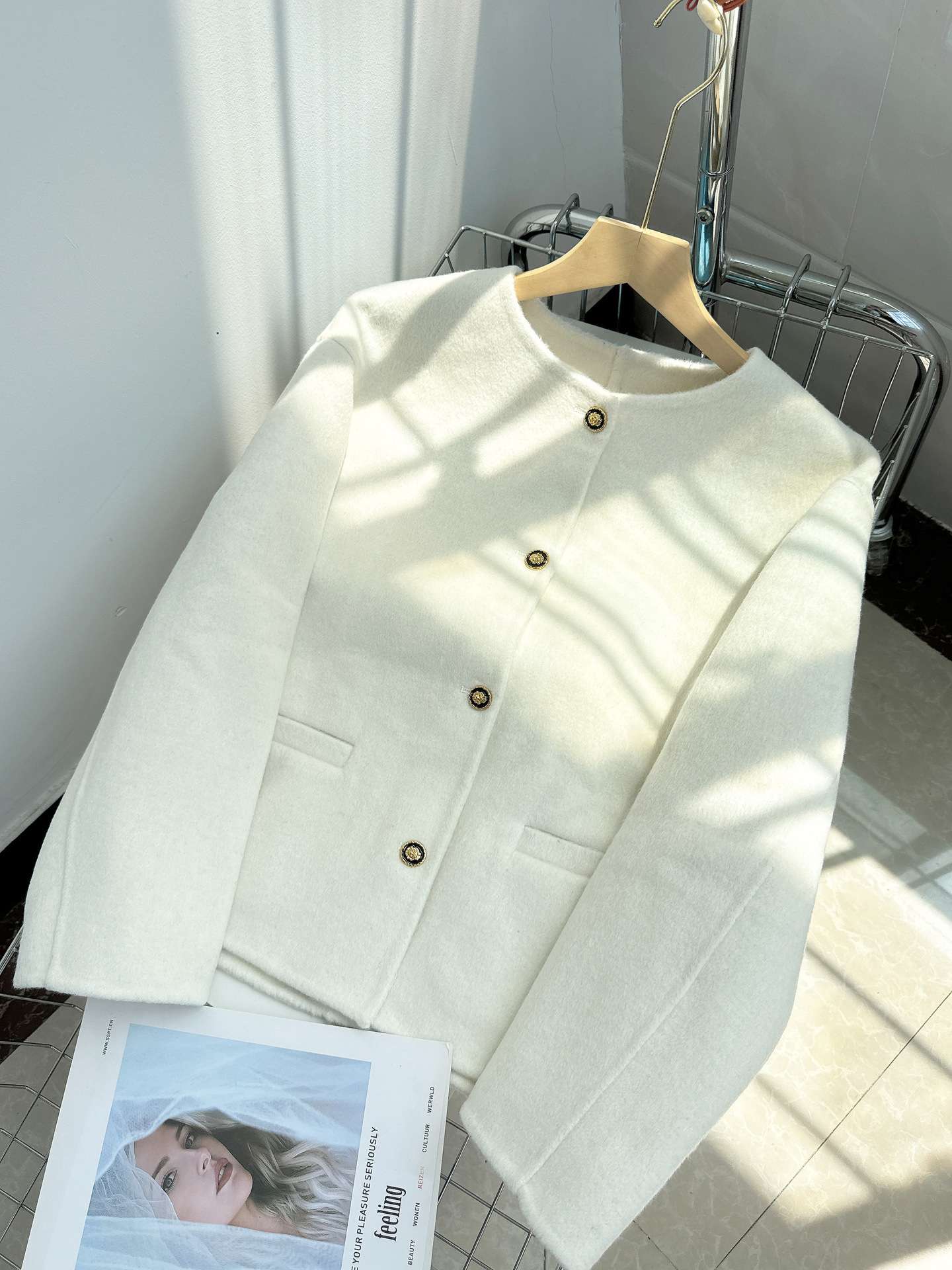 50代ファッションアウター クラシック短丈ウールジャケット