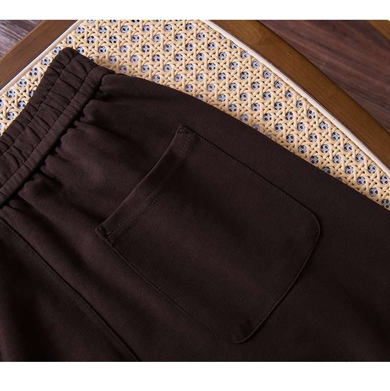 50代ファッション シンプル楽ちんシガレットパンツ