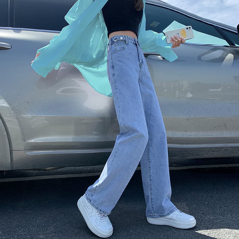 50代ファッション ゆったりストレート美脚デニムパンツ