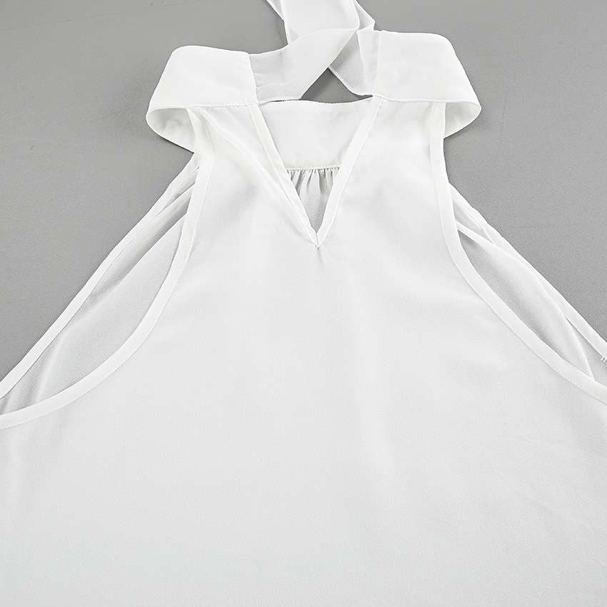 50代ファッション 優雅な蝶結びホルターネックブラウス