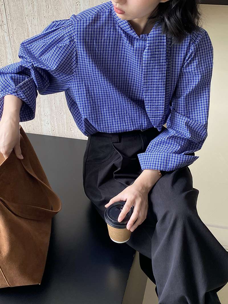 50代ファッション 立体スリーブチェックブラウス