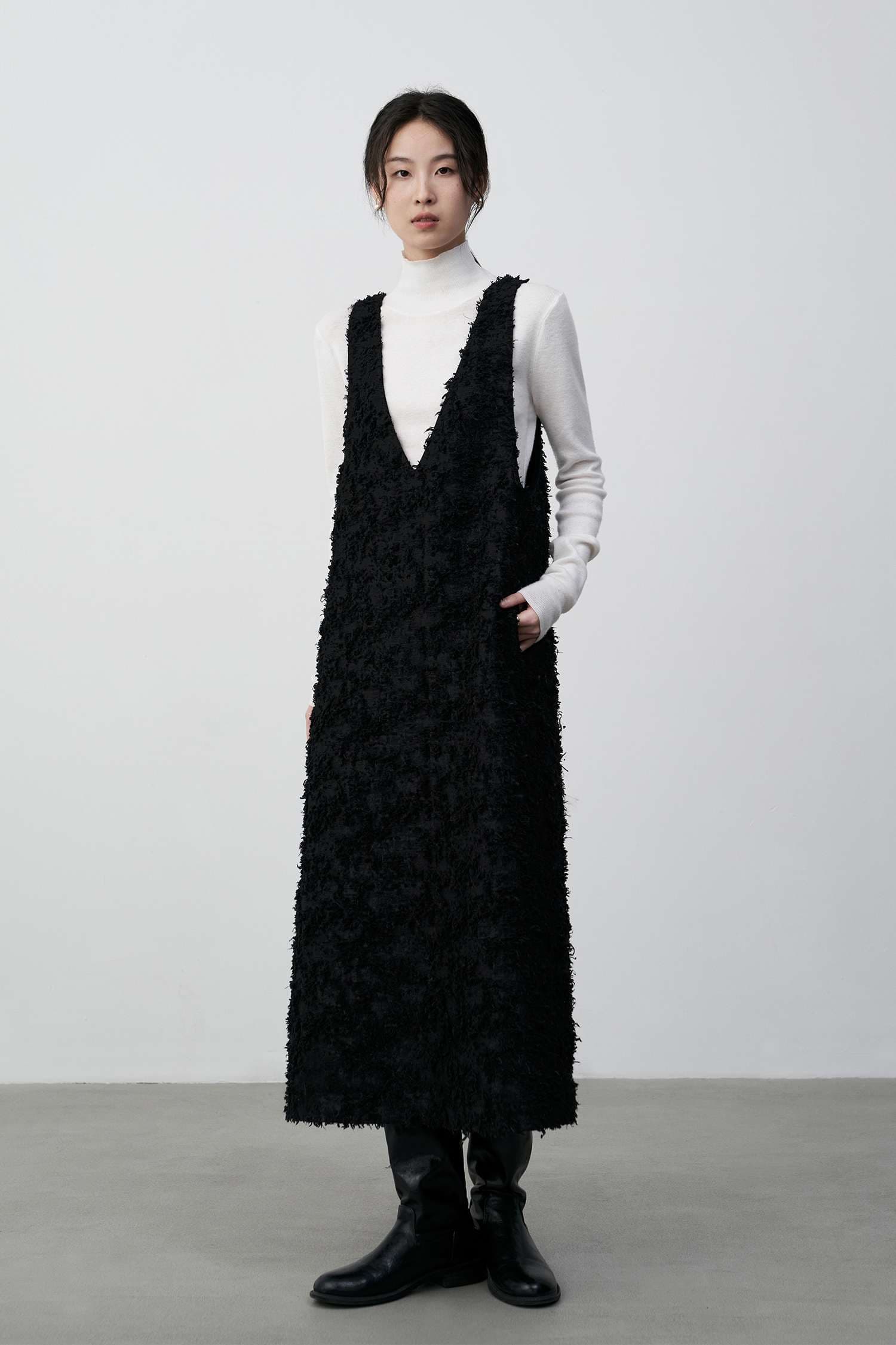 50代ファッション 洗練されたウール混ジャンパースカート