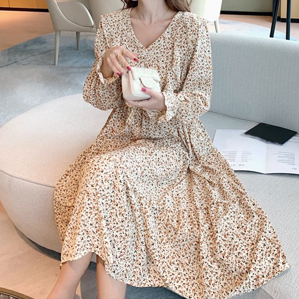 50代ファッション 花柄ティアード長袖ワンピース 上品な小花柄