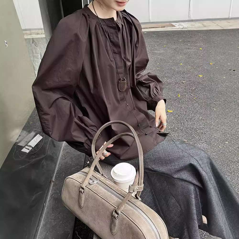 50代ファッション ふんわりボリューム袖ブラウス