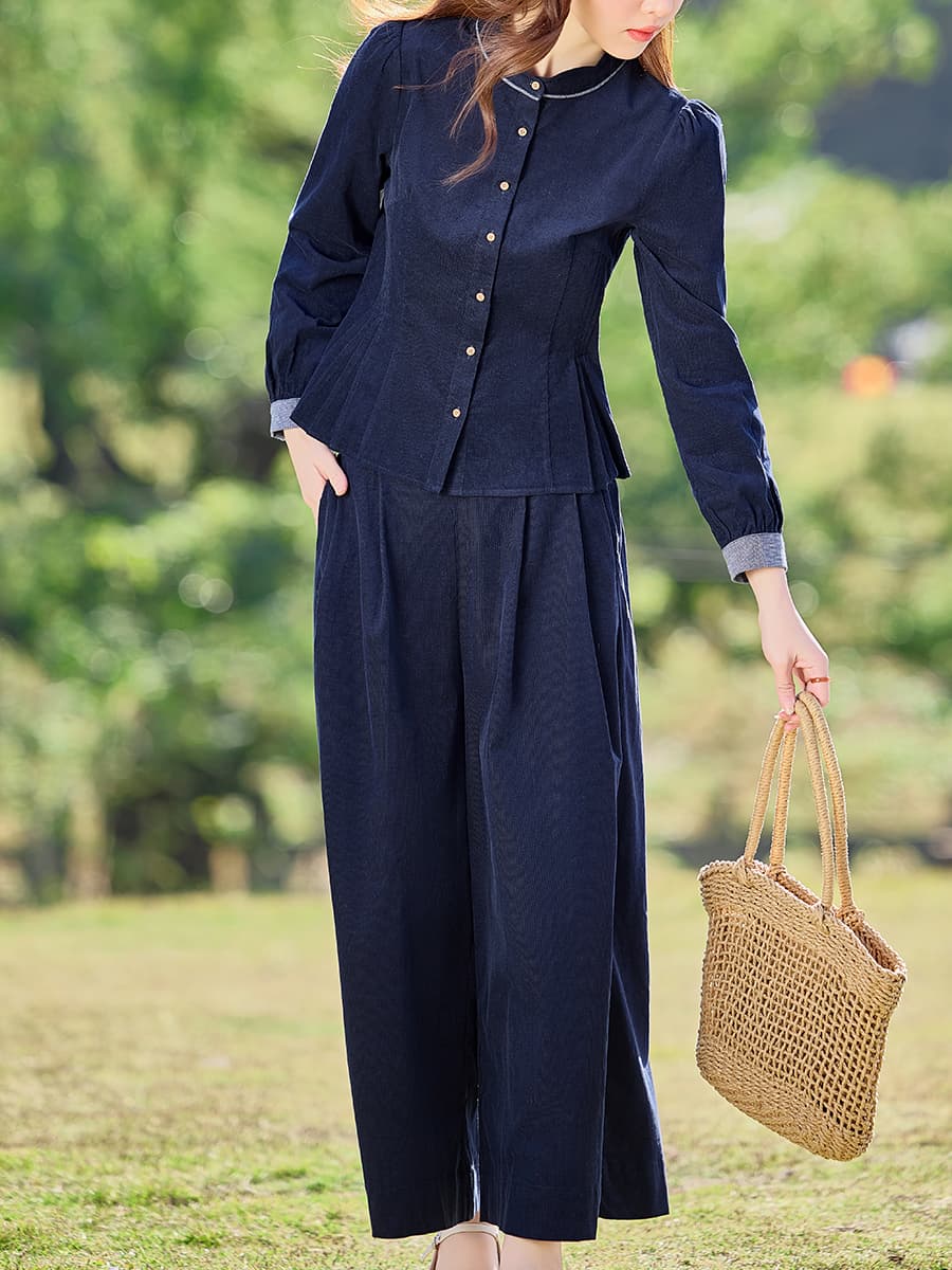 50代ファッション 優雅な流れるワイドパンツ