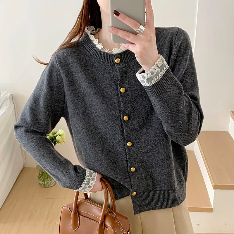 50代ファッション レース襟付き上品ニットカーディガン