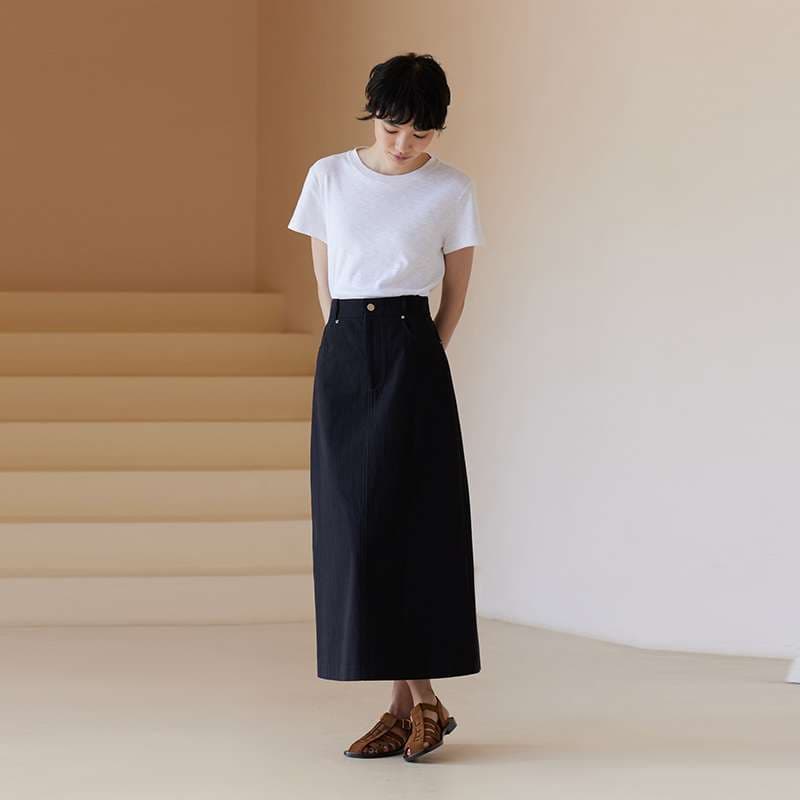 50代ファッション 大人の上品ロングスカート